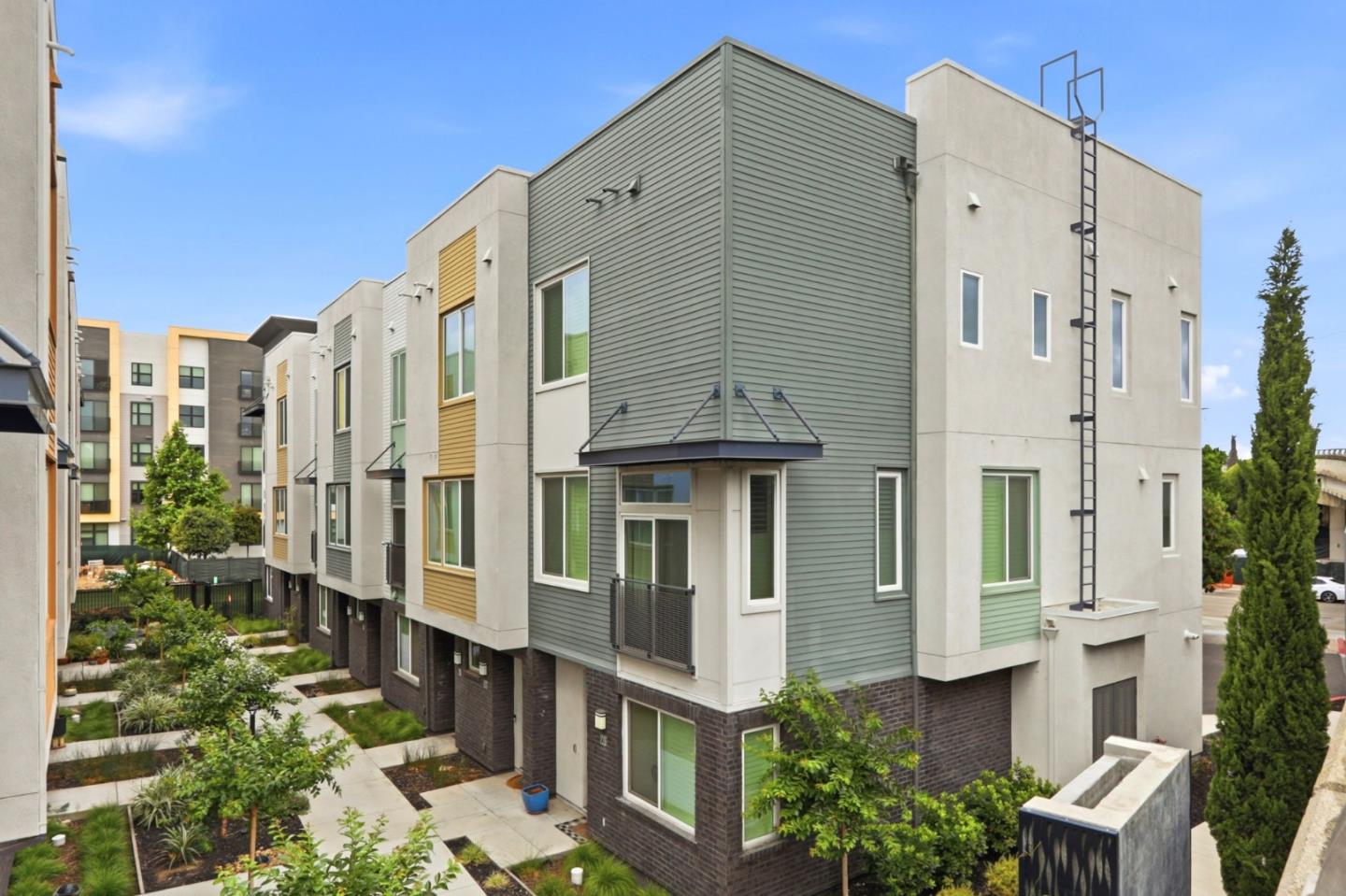 214 Proximity Way