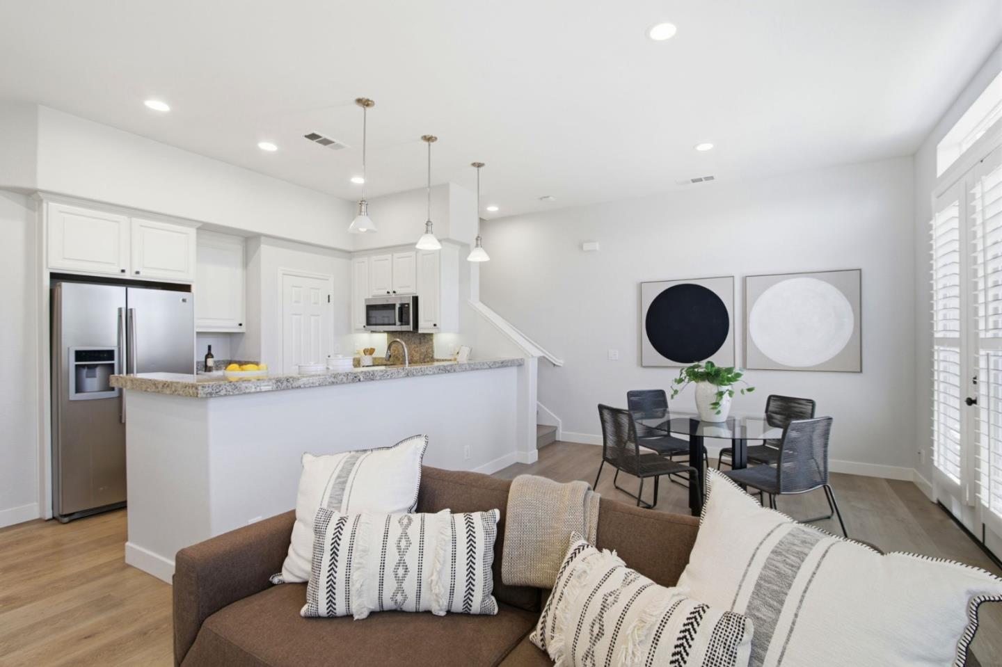 2400 Plateau DR