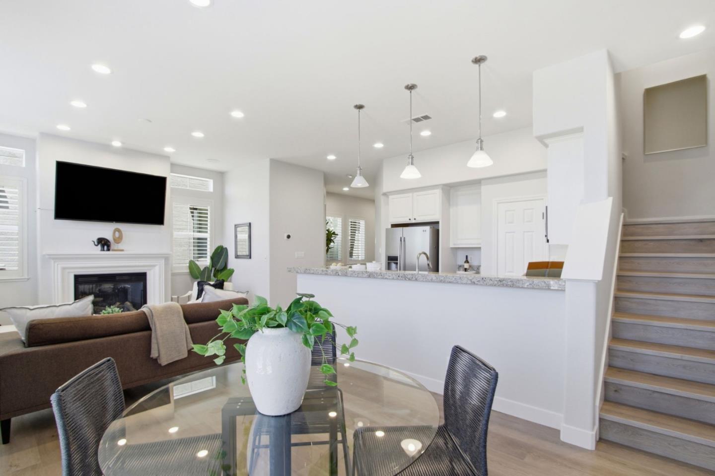 2400 Plateau DR