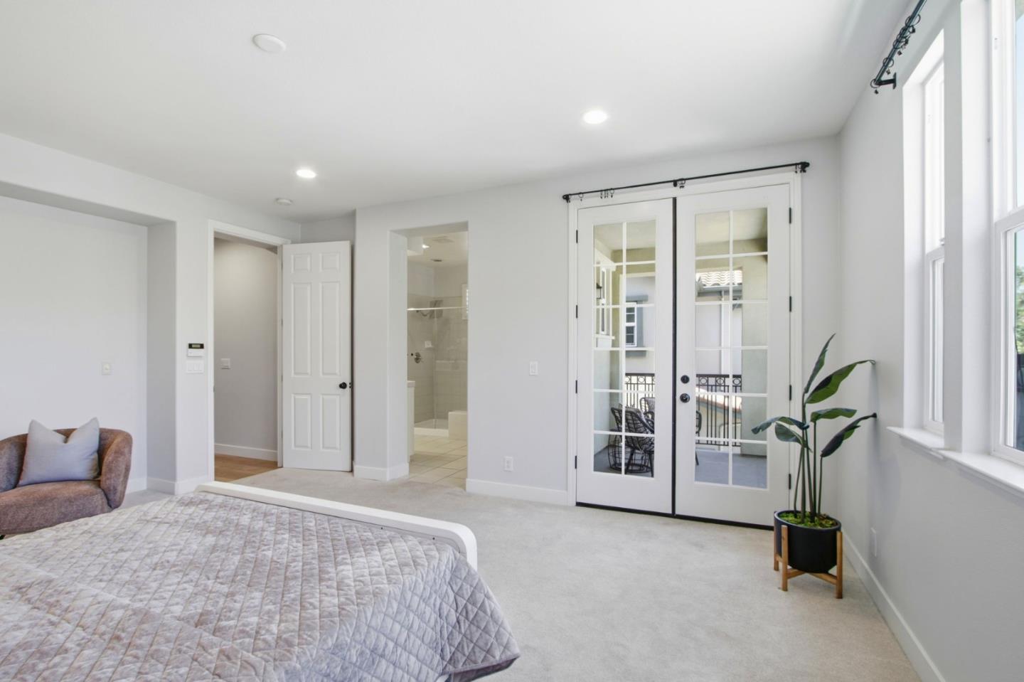 2400 Plateau DR
