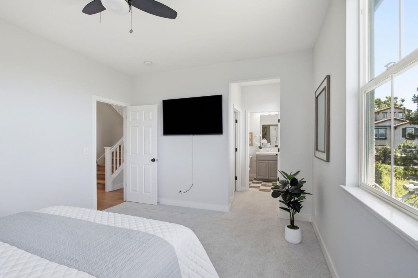 2400 Plateau DR