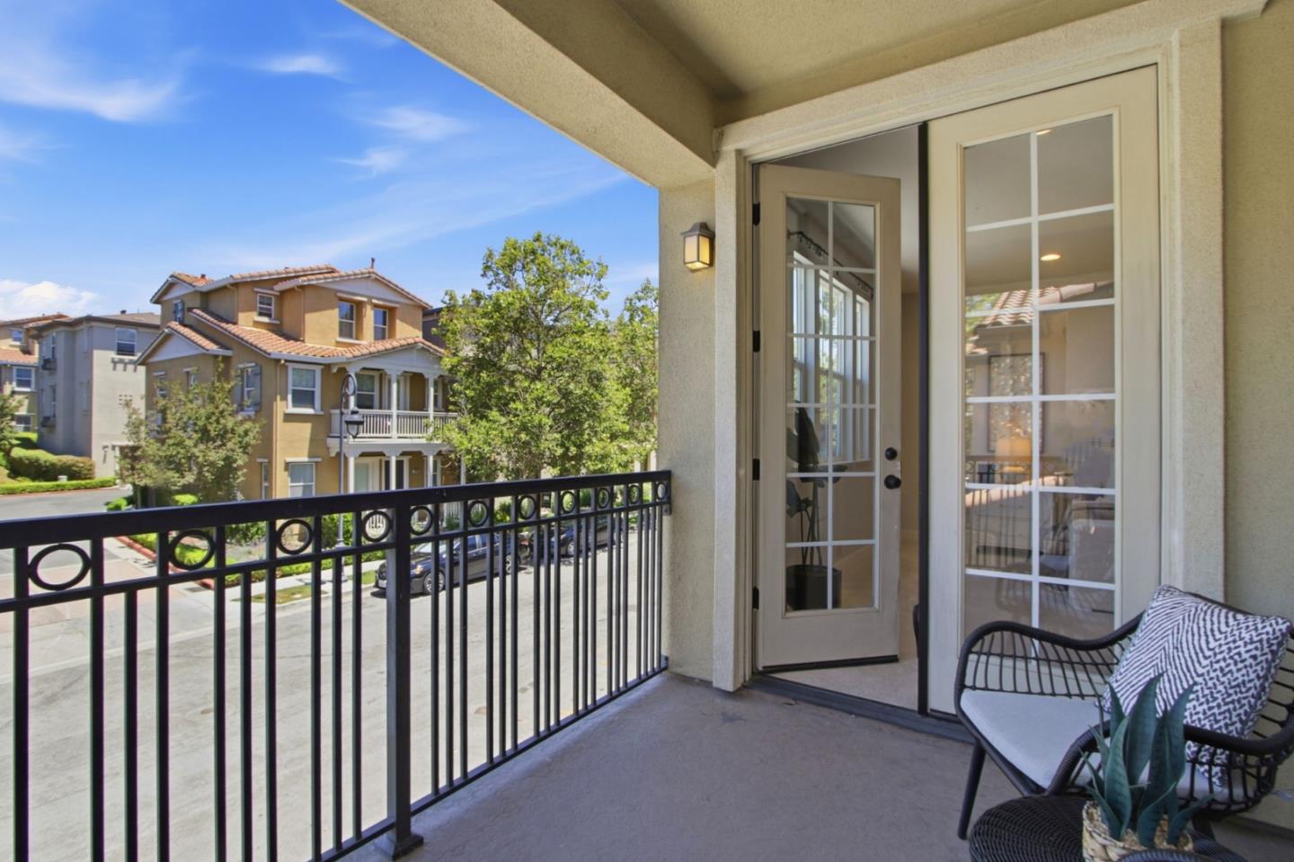 2400 Plateau DR