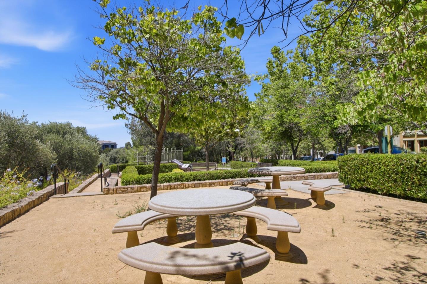 2400 Plateau DR