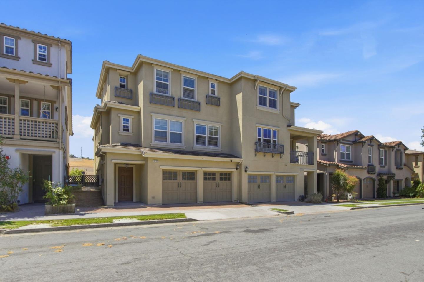 2400 Plateau DR