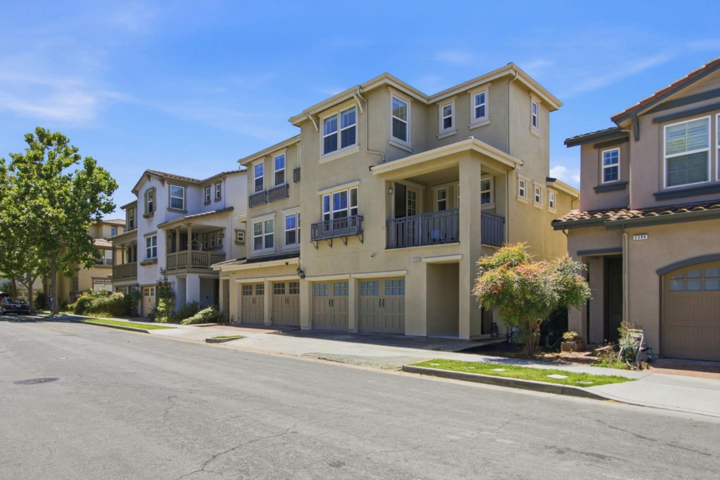 2400 Plateau DR
