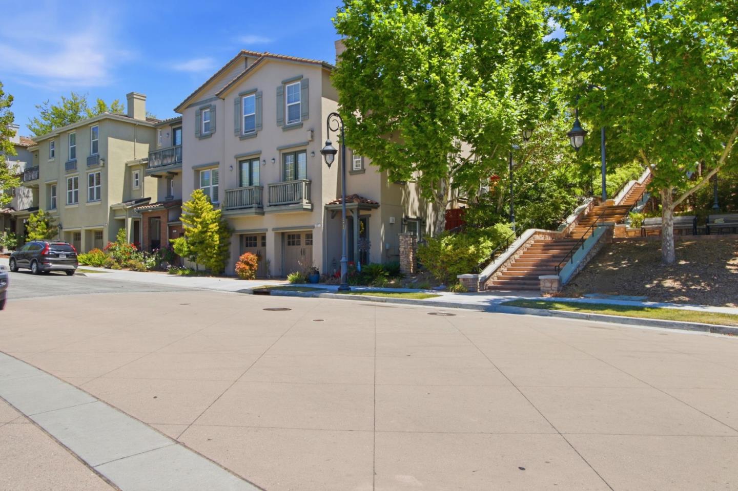 2400 Plateau DR