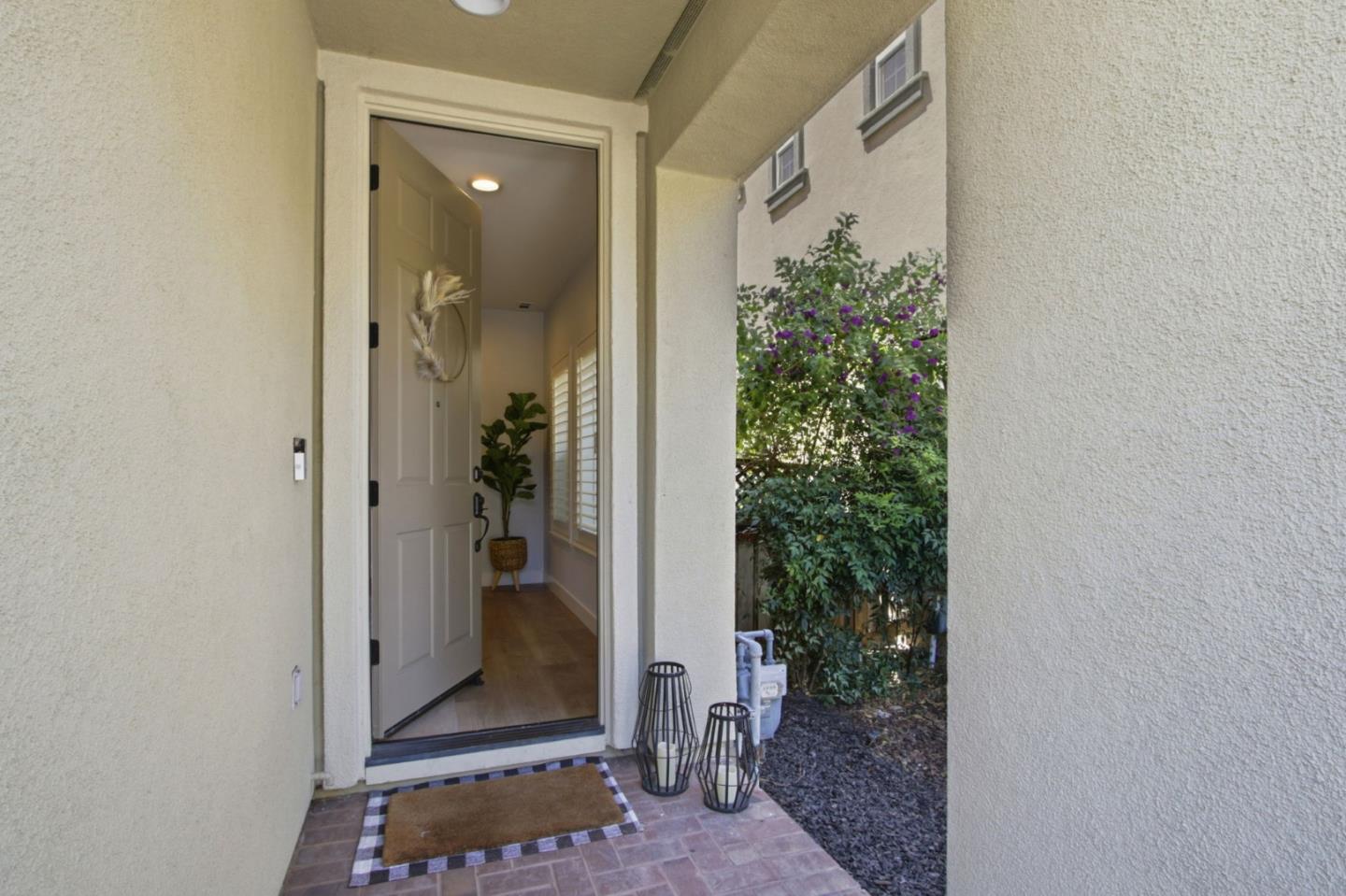 2400 Plateau DR