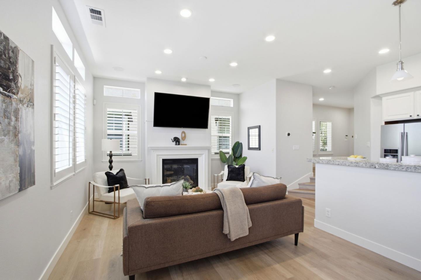 2400 Plateau DR