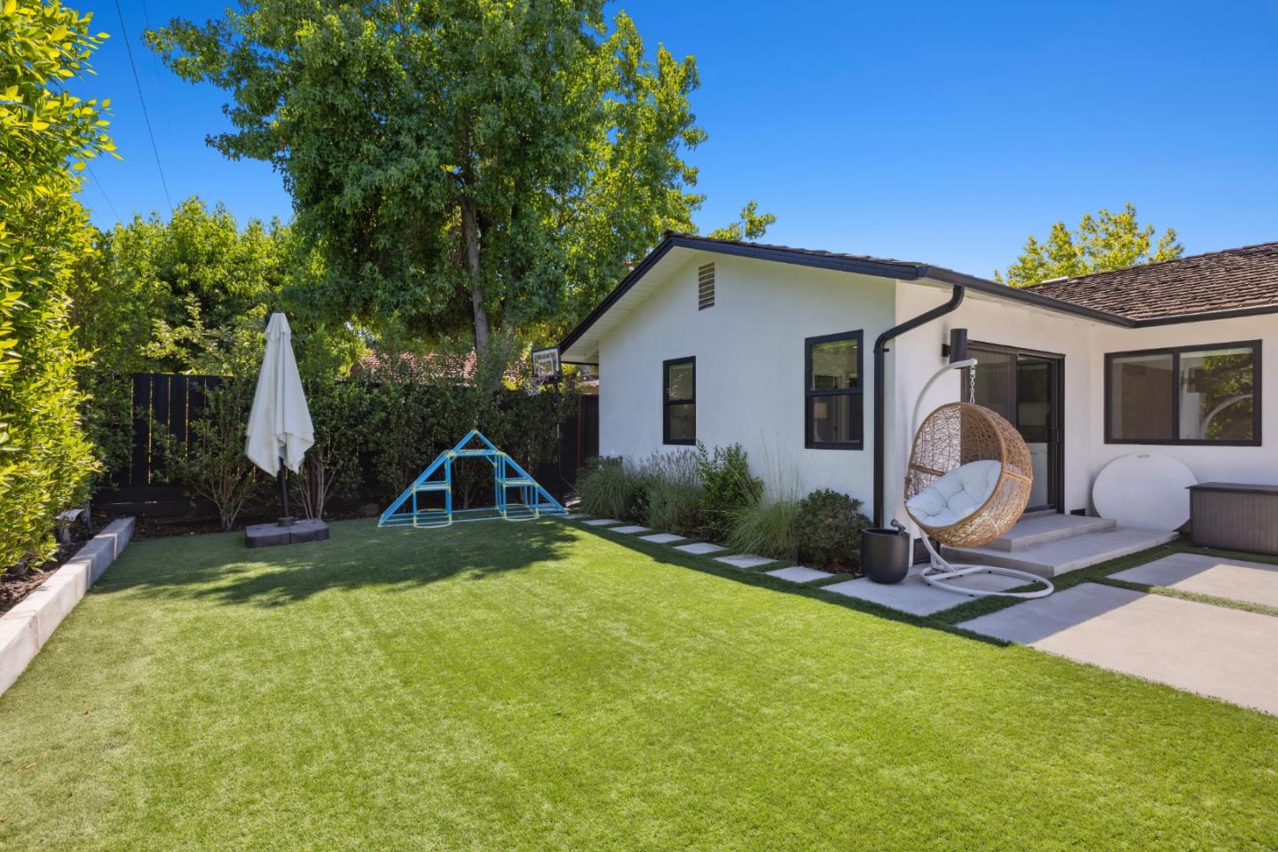 6474 Camelia DR
