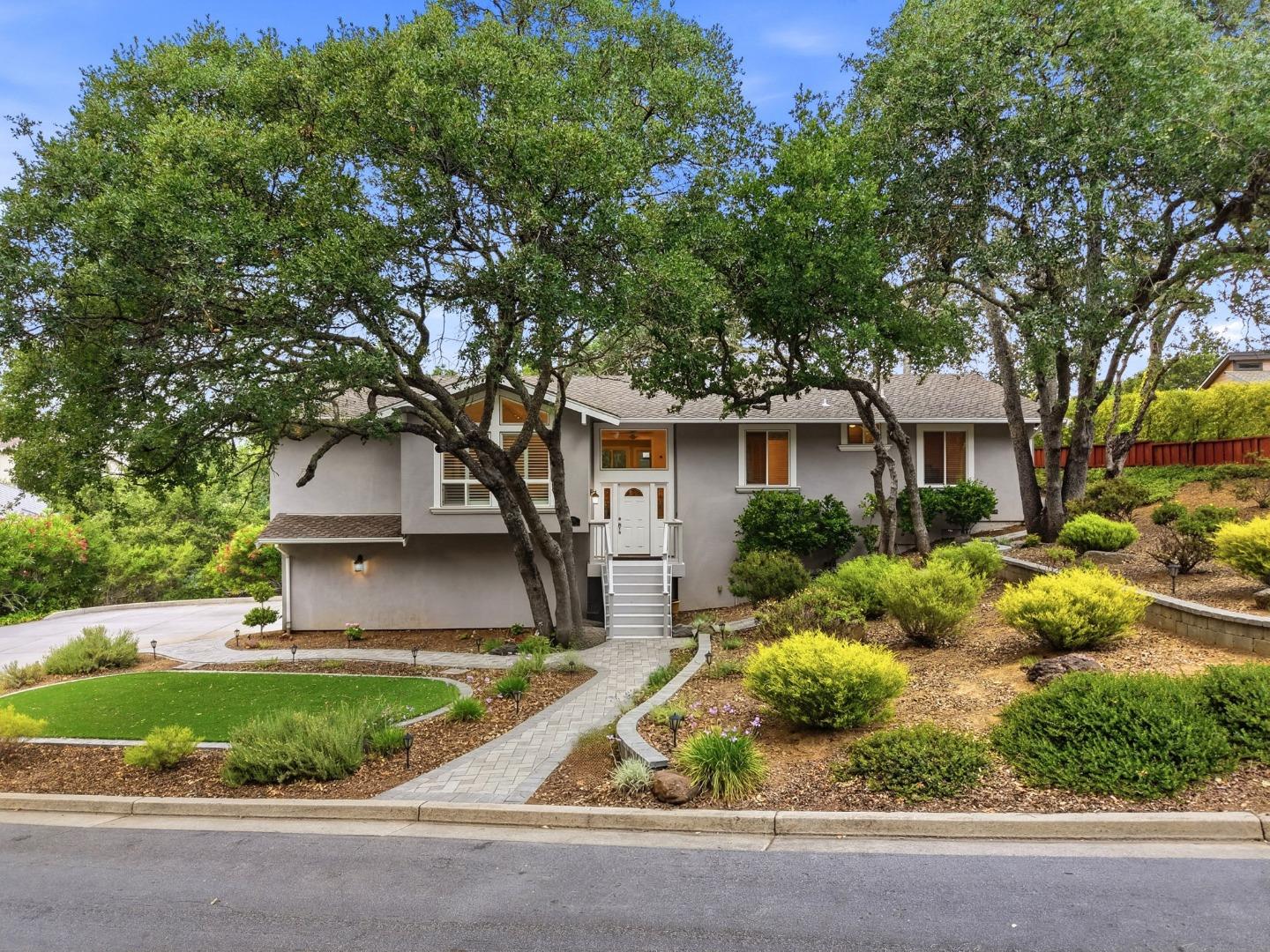 7111 Wooded Lake DR