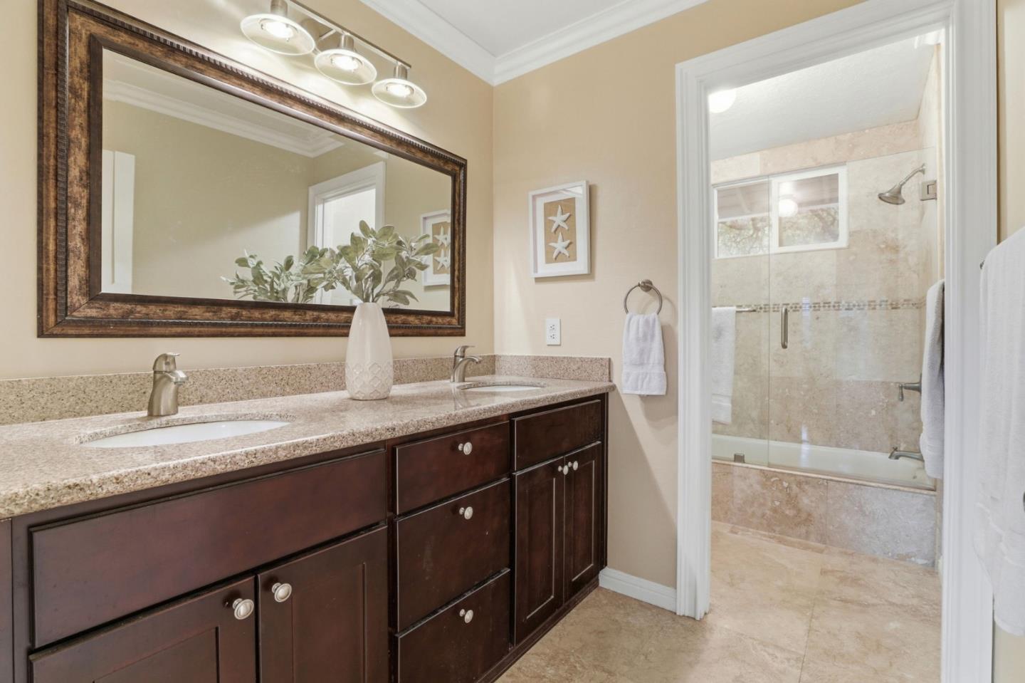 7111 Wooded Lake DR