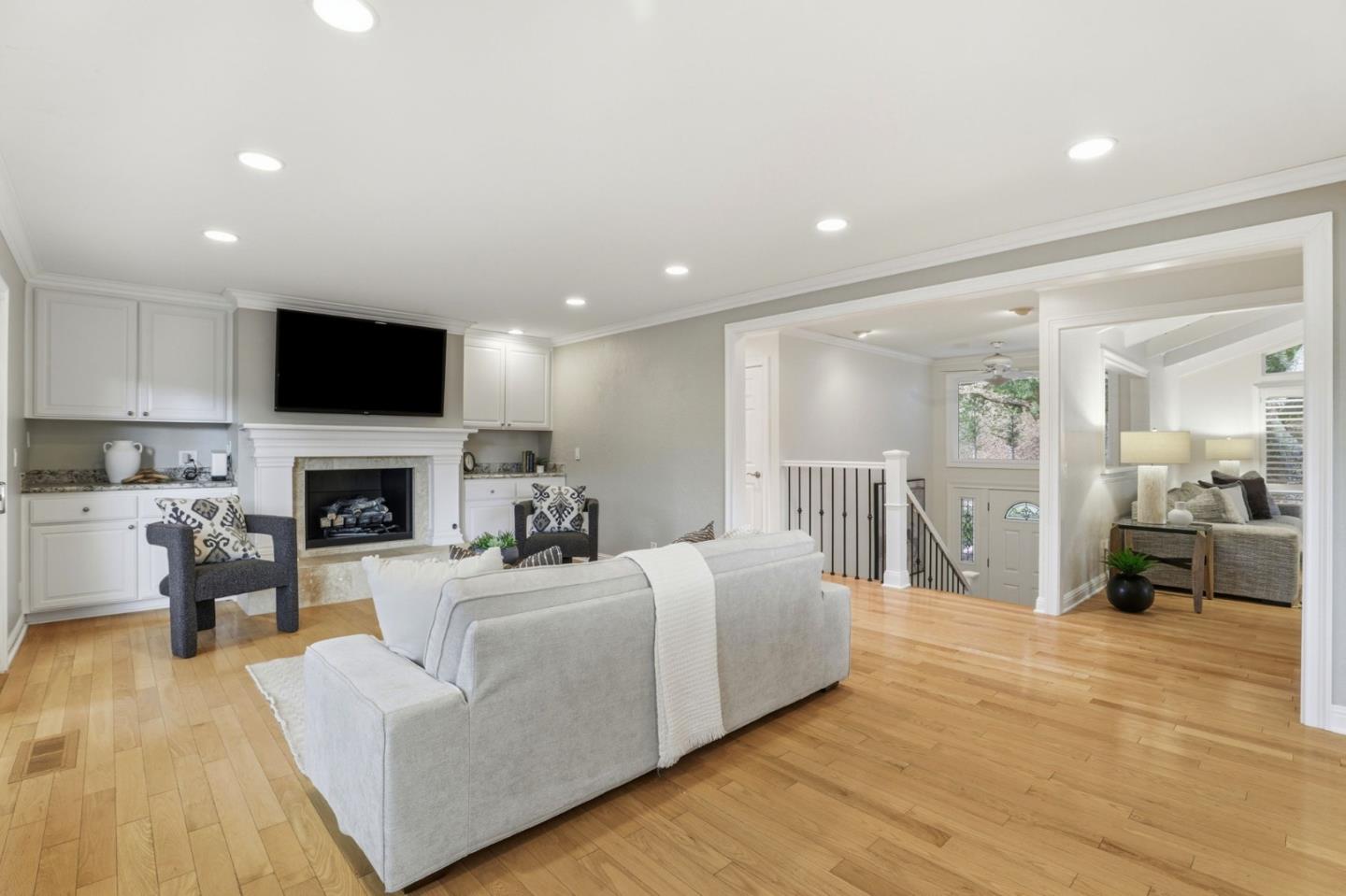 7111 Wooded Lake DR