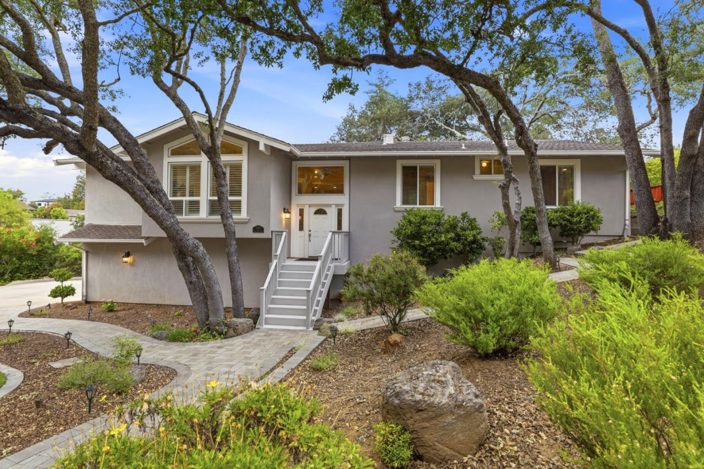 7111 Wooded Lake DR