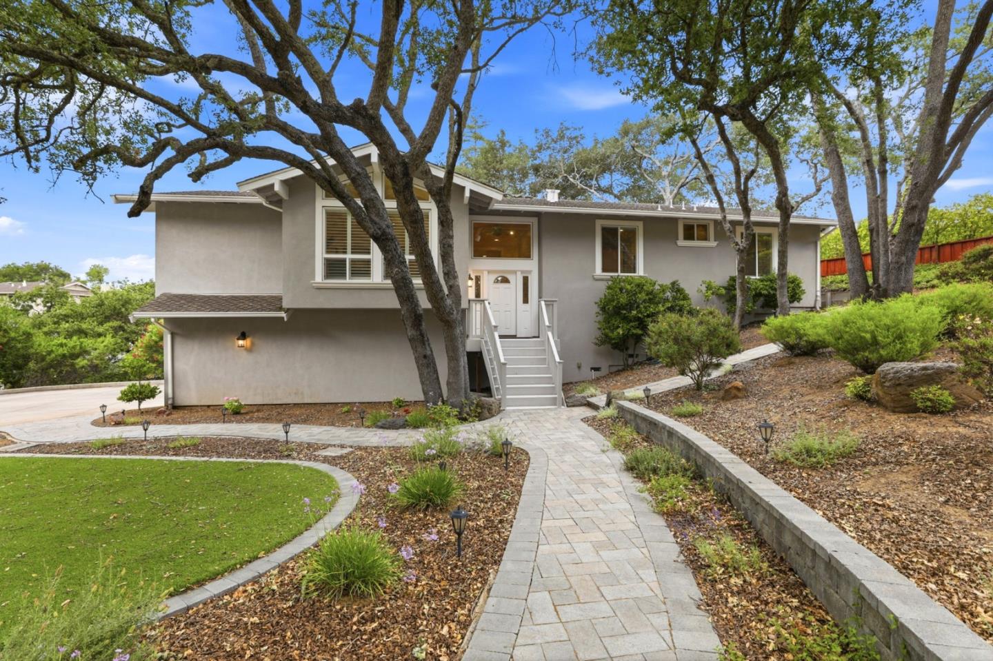 7111 Wooded Lake DR
