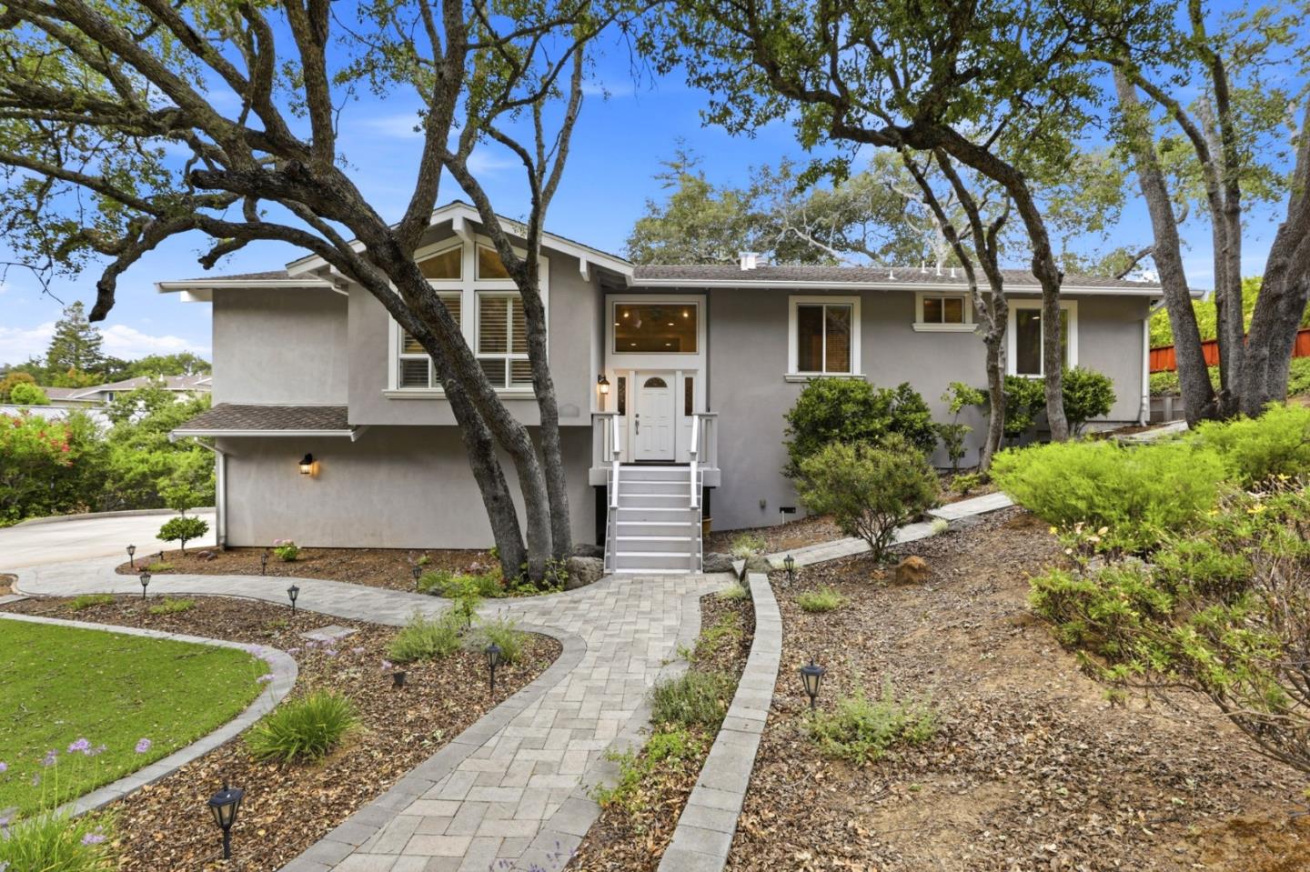 7111 Wooded Lake DR