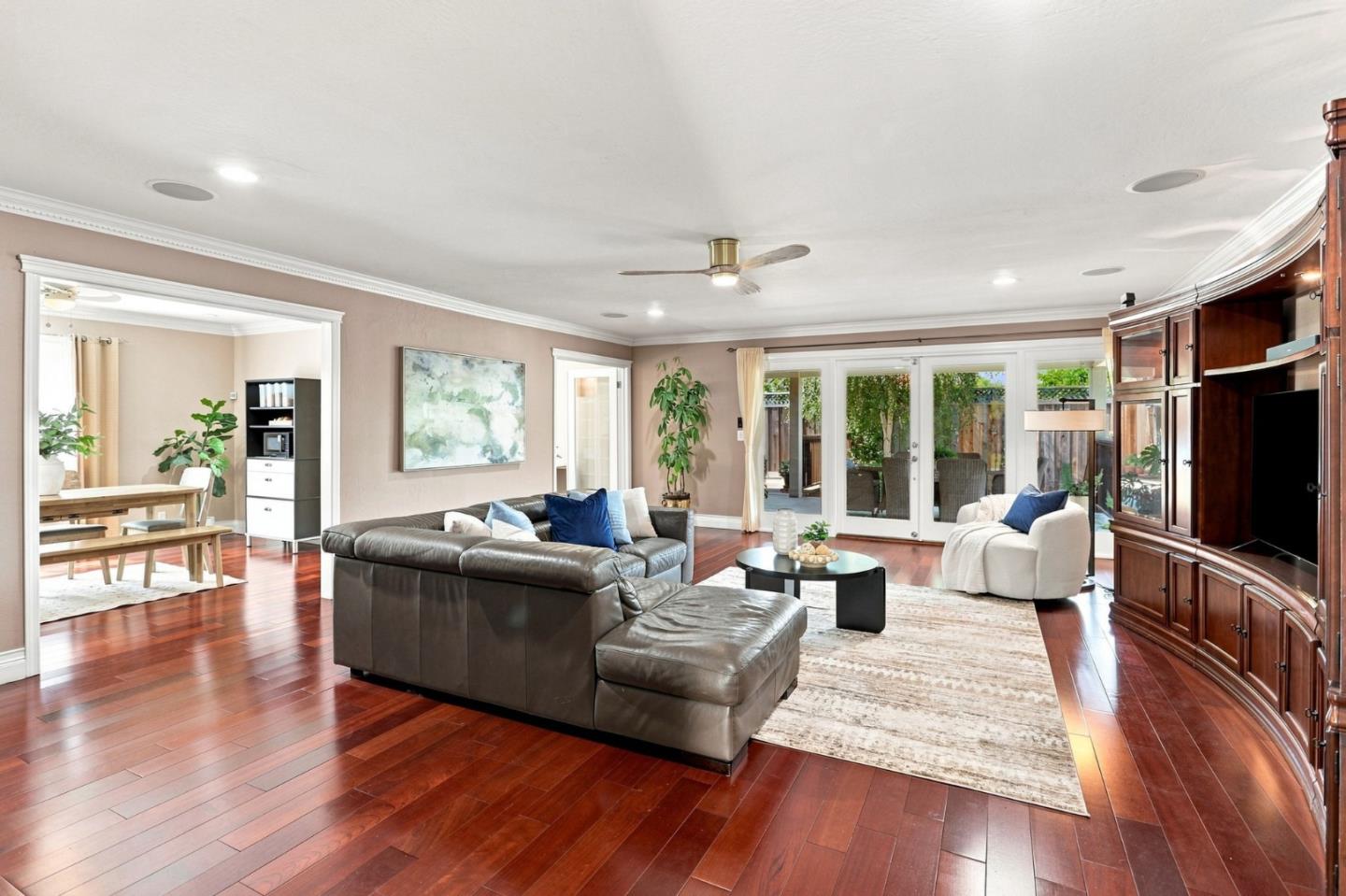 6463 Camelia DR