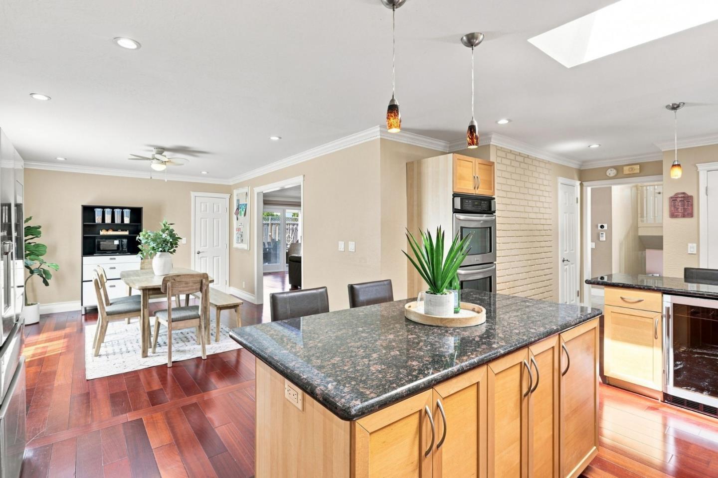 6463 Camelia DR