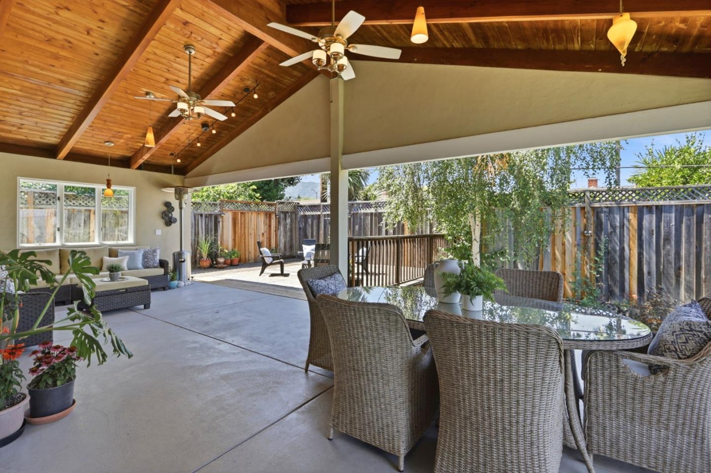 6463 Camelia DR