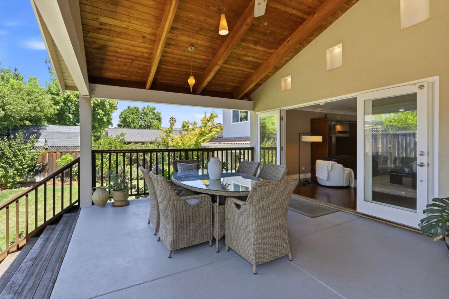 6463 Camelia DR