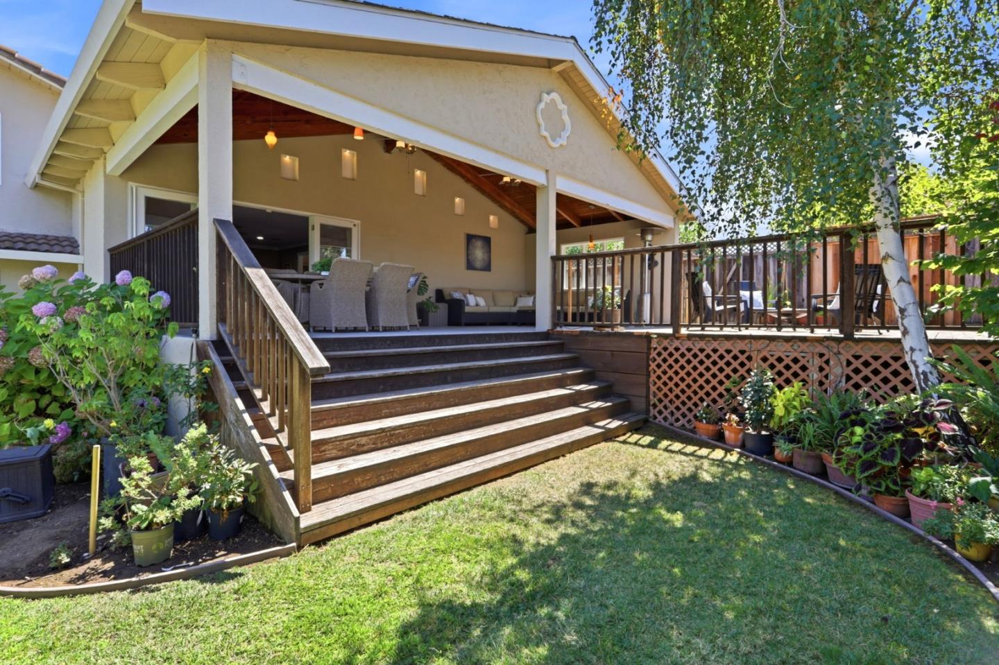 6463 Camelia DR