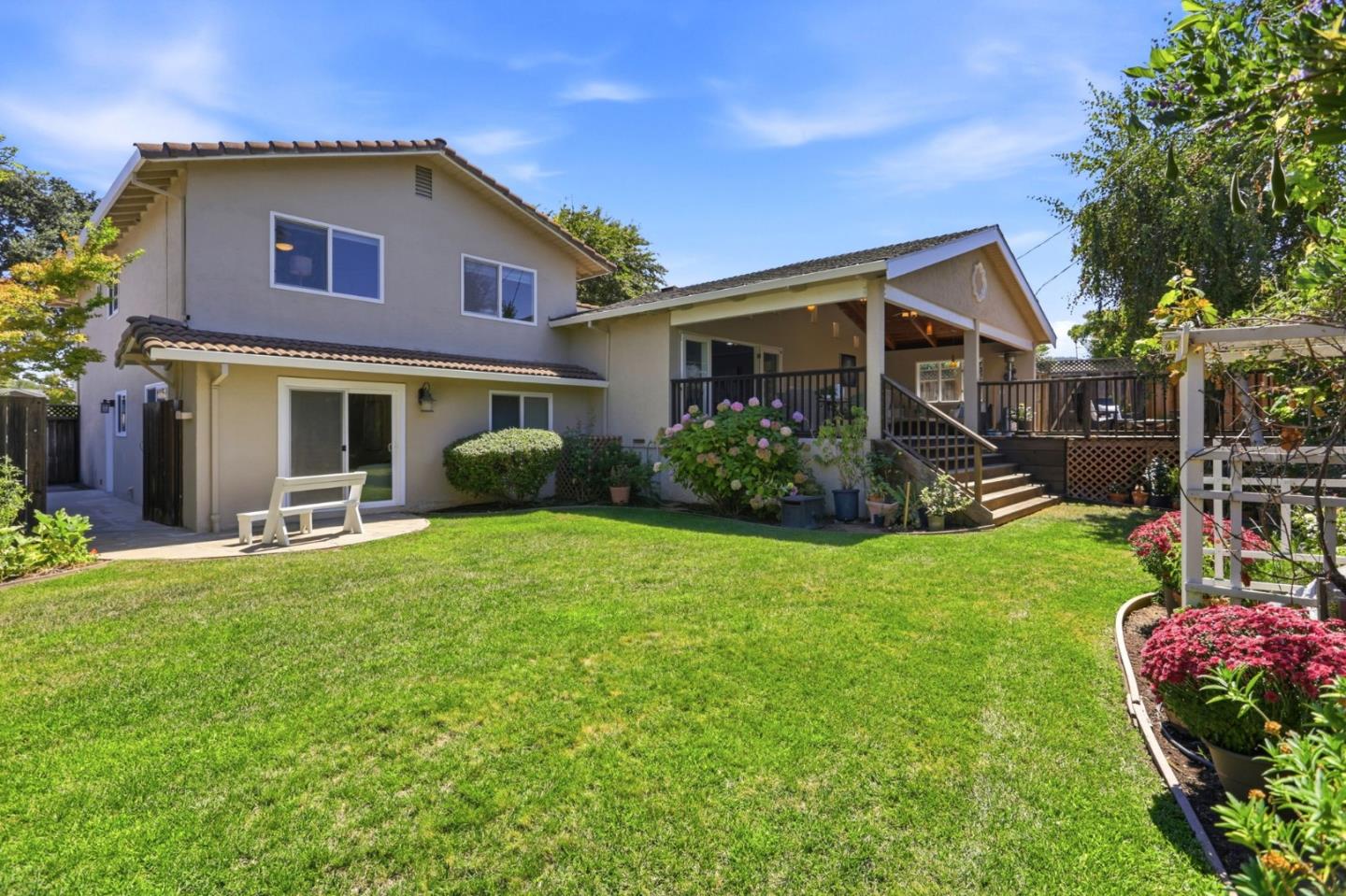 6463 Camelia DR