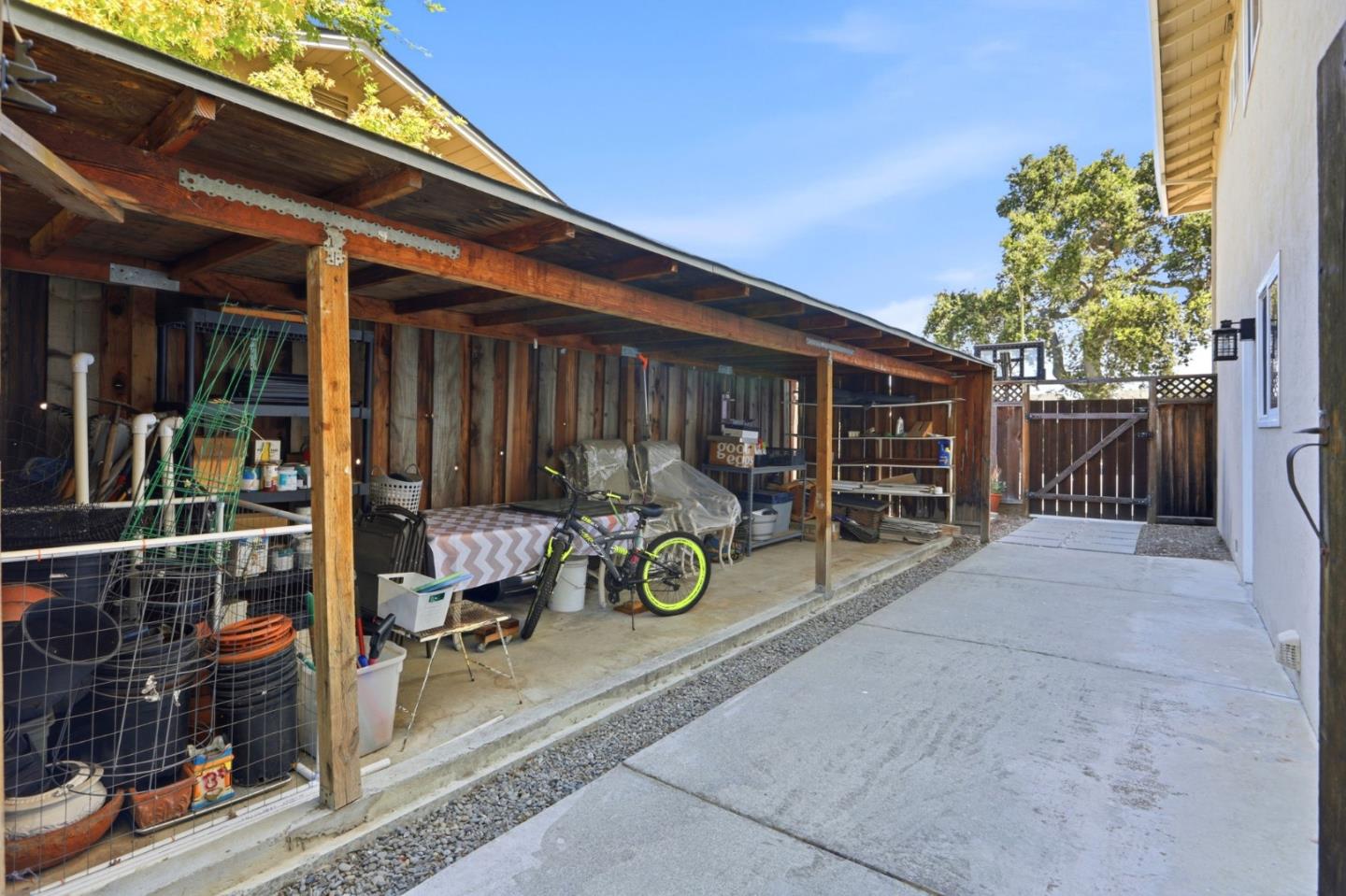 6463 Camelia DR