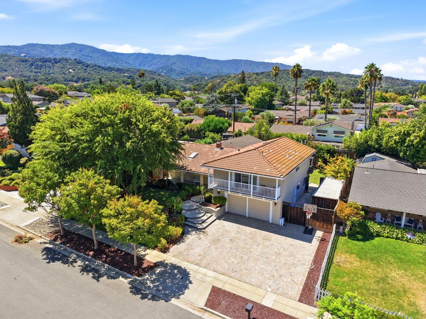 6463 Camelia DR