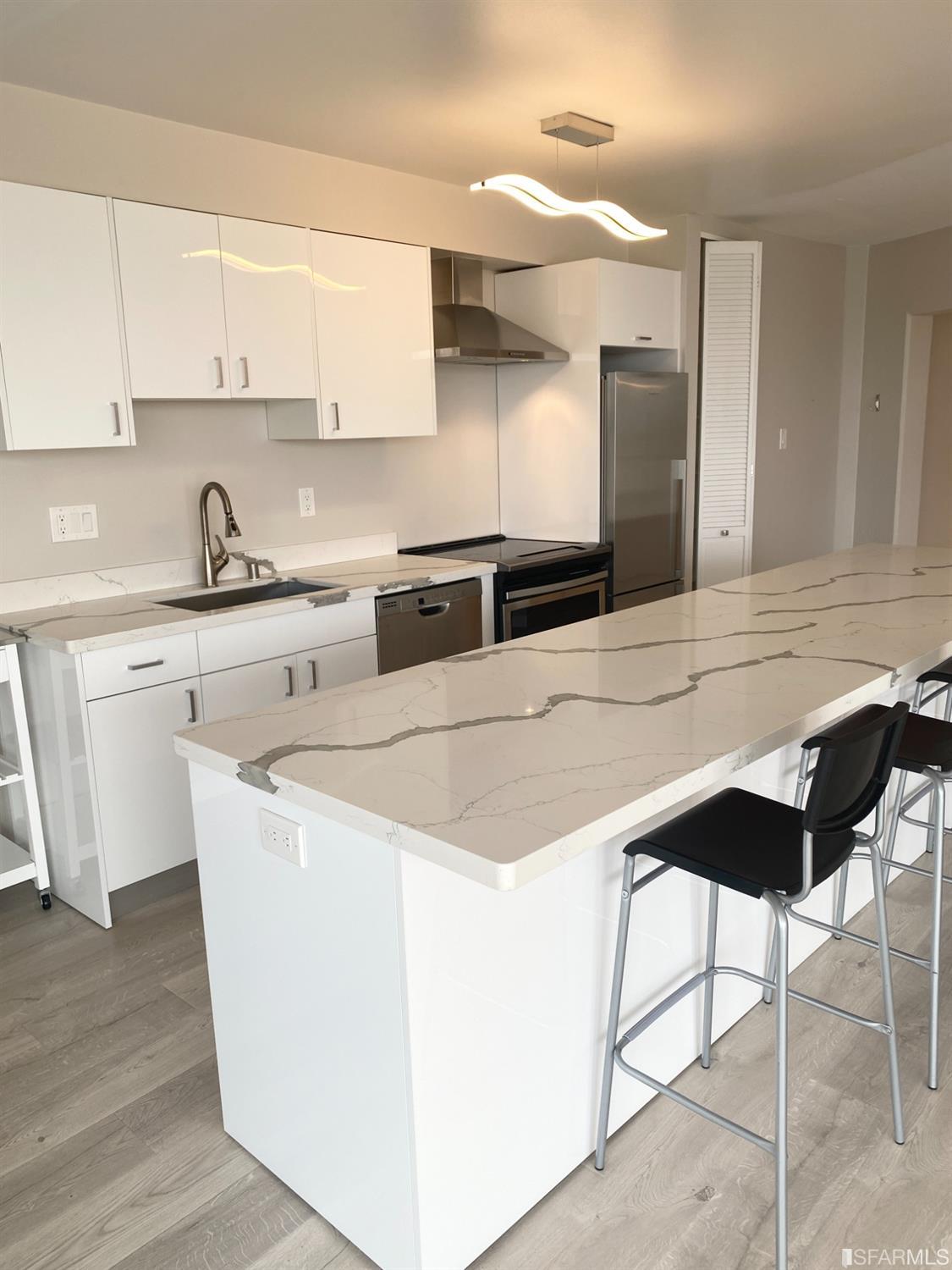 1200 Gough Street Unit: 19E