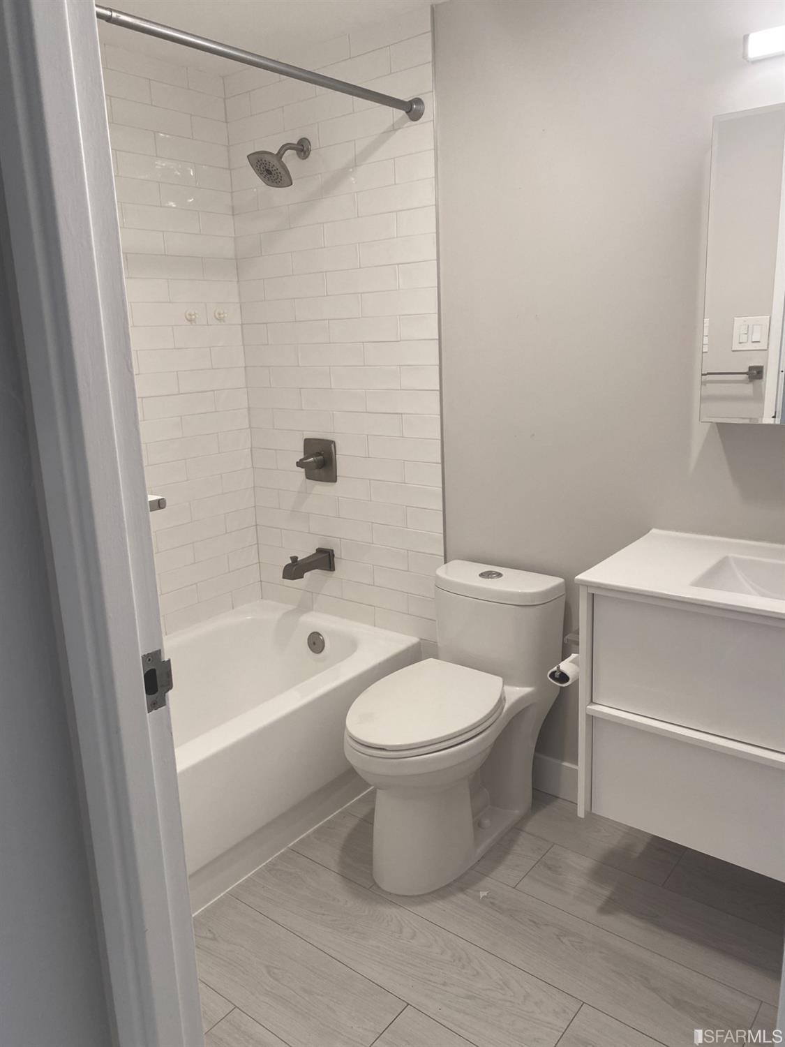 1200 Gough Street Unit: 19E