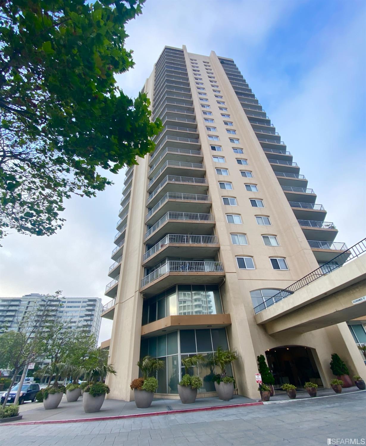 1200 Gough Street Unit: 19E
