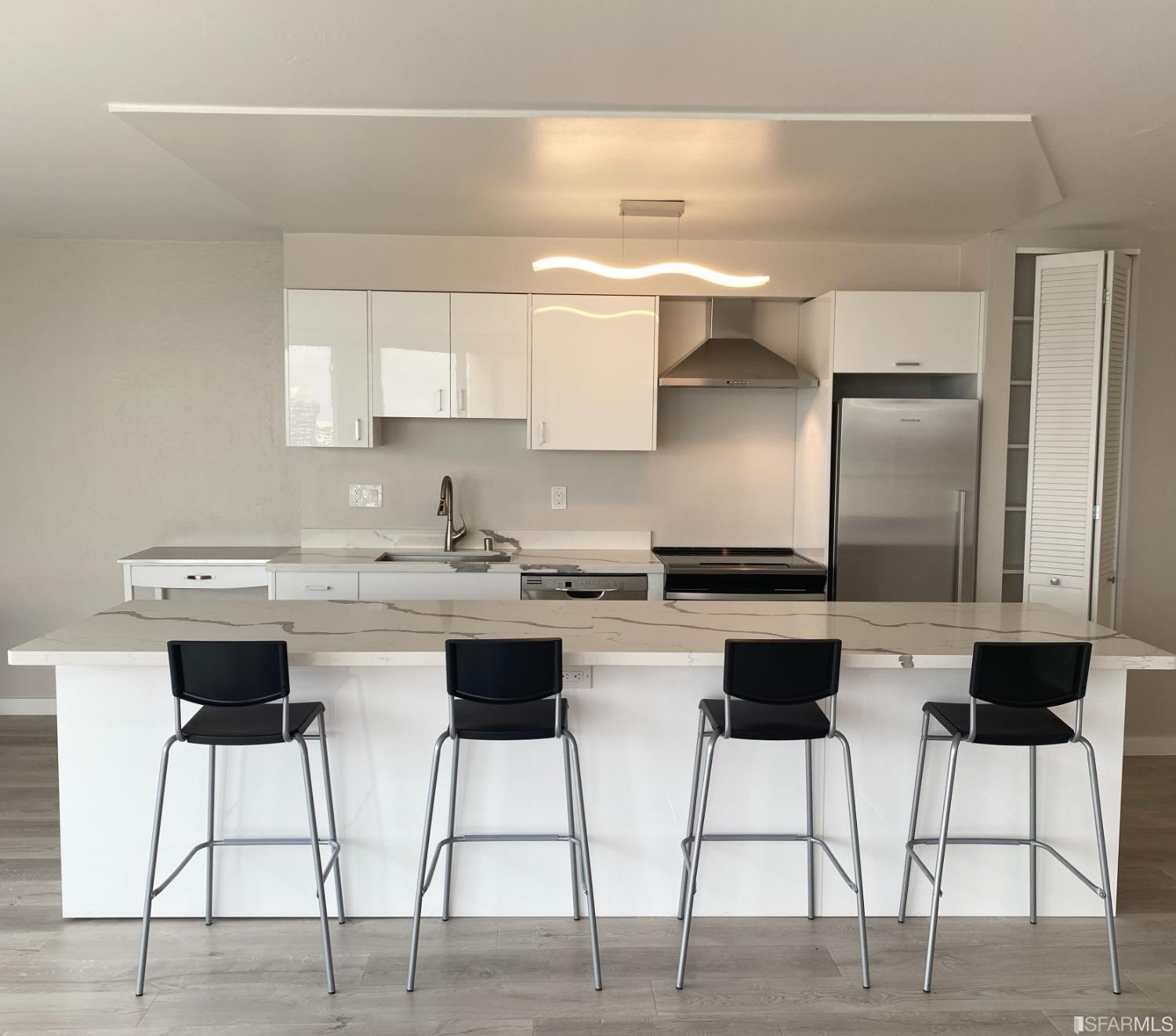 1200 Gough Street Unit: 19E