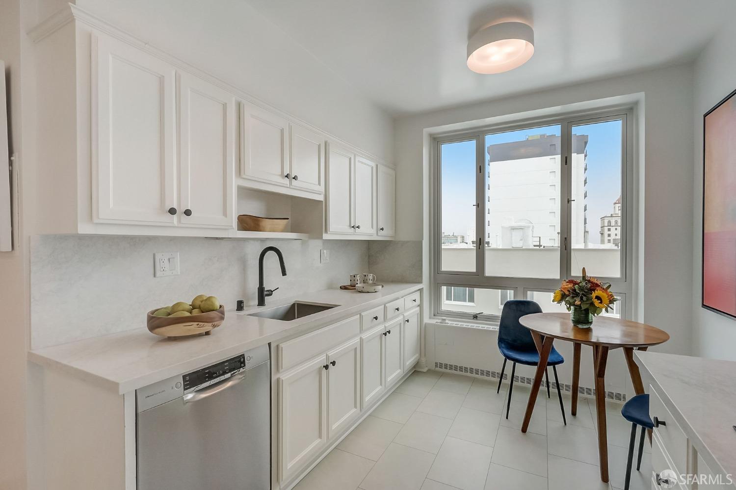 1200 California Street Unit: 11A