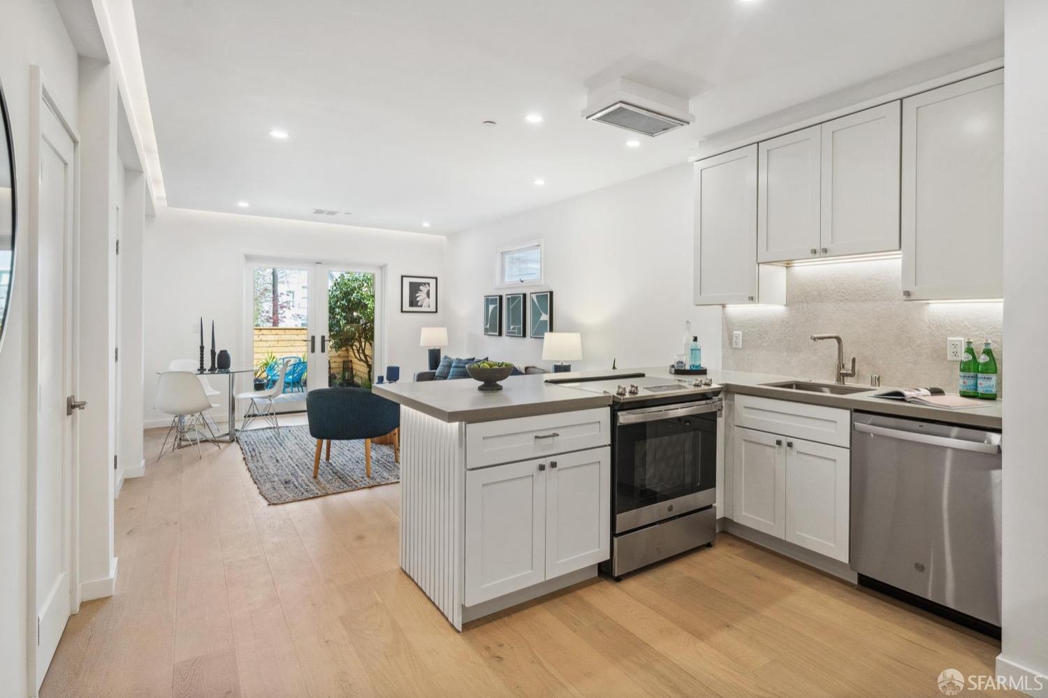 136 Parnassus Avenue # 4
