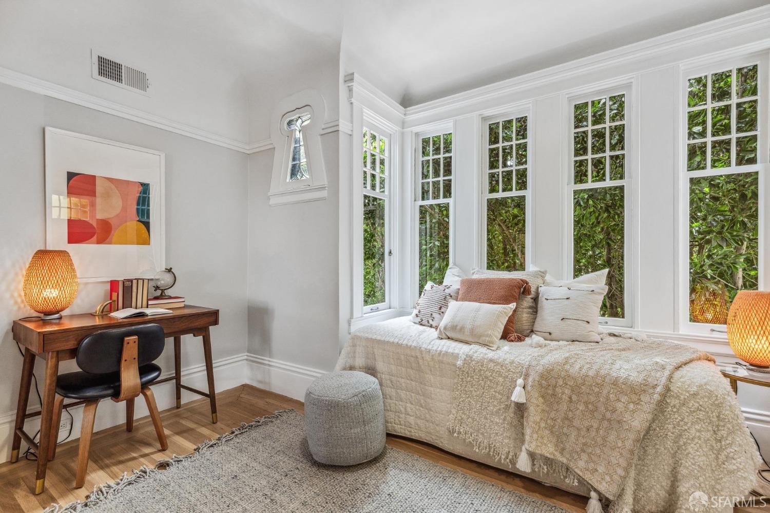 136 Parnassus Street # 2
