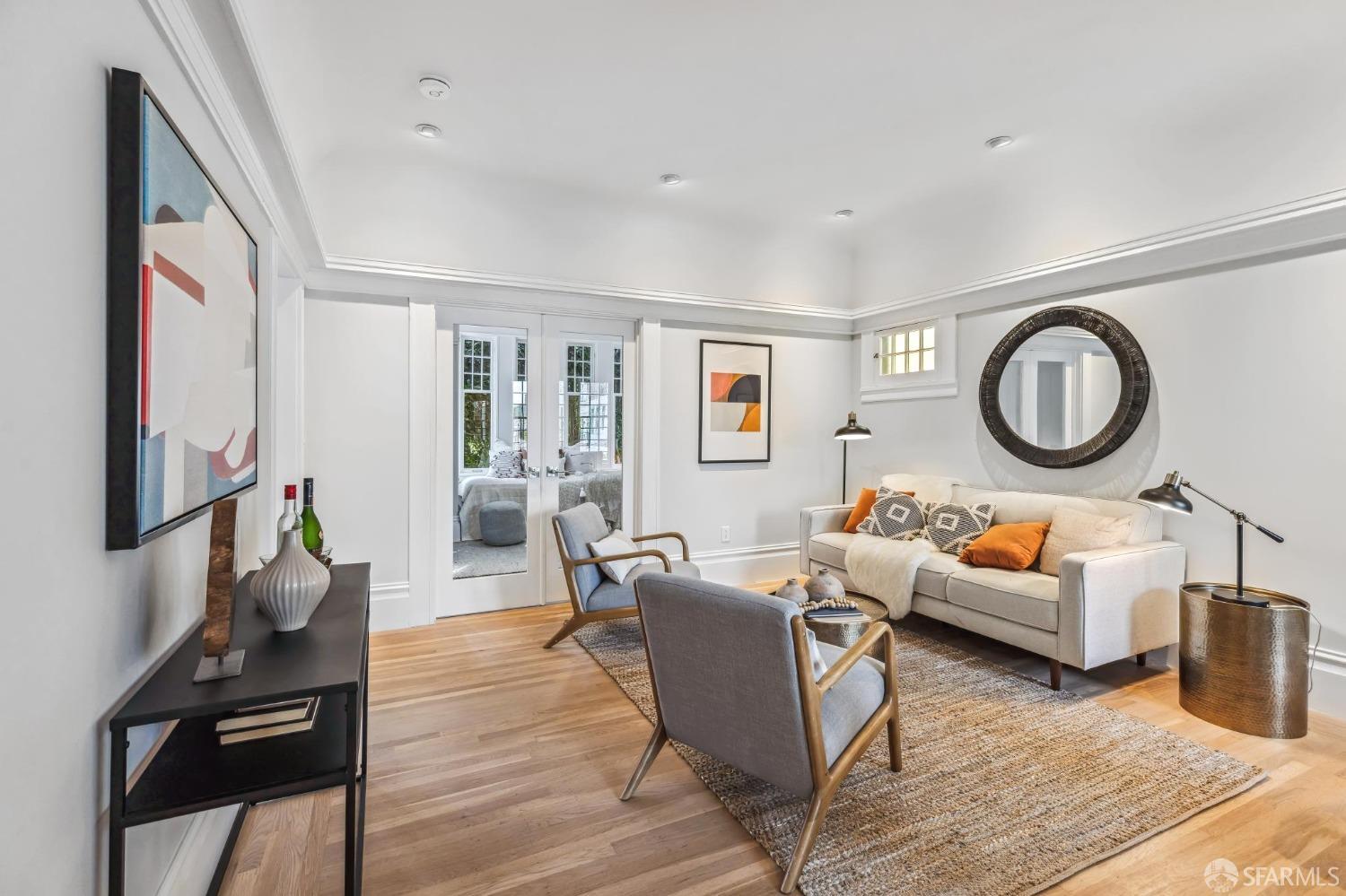 136 Parnassus Street # 2