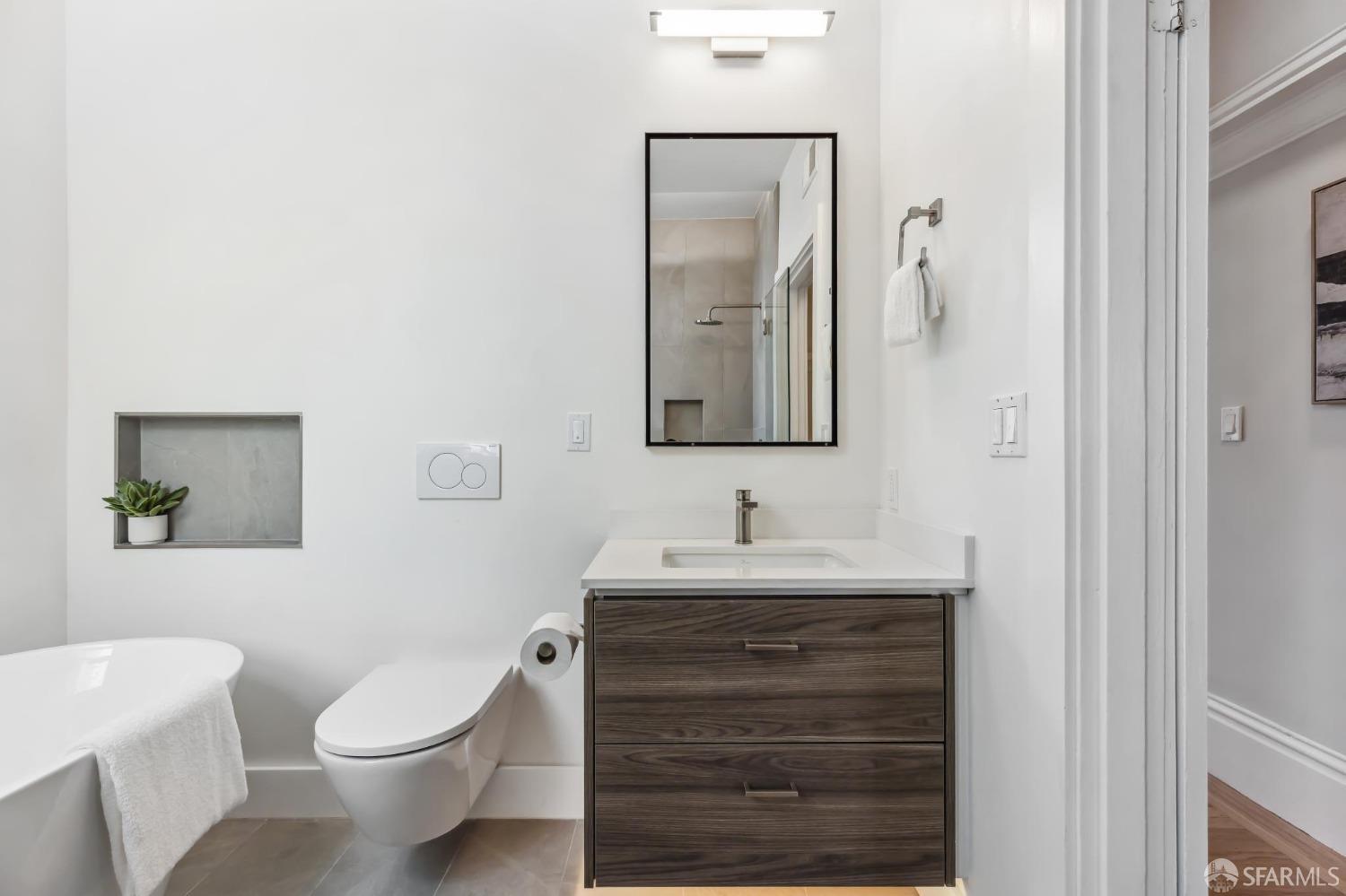 136 Parnassus Street # 2