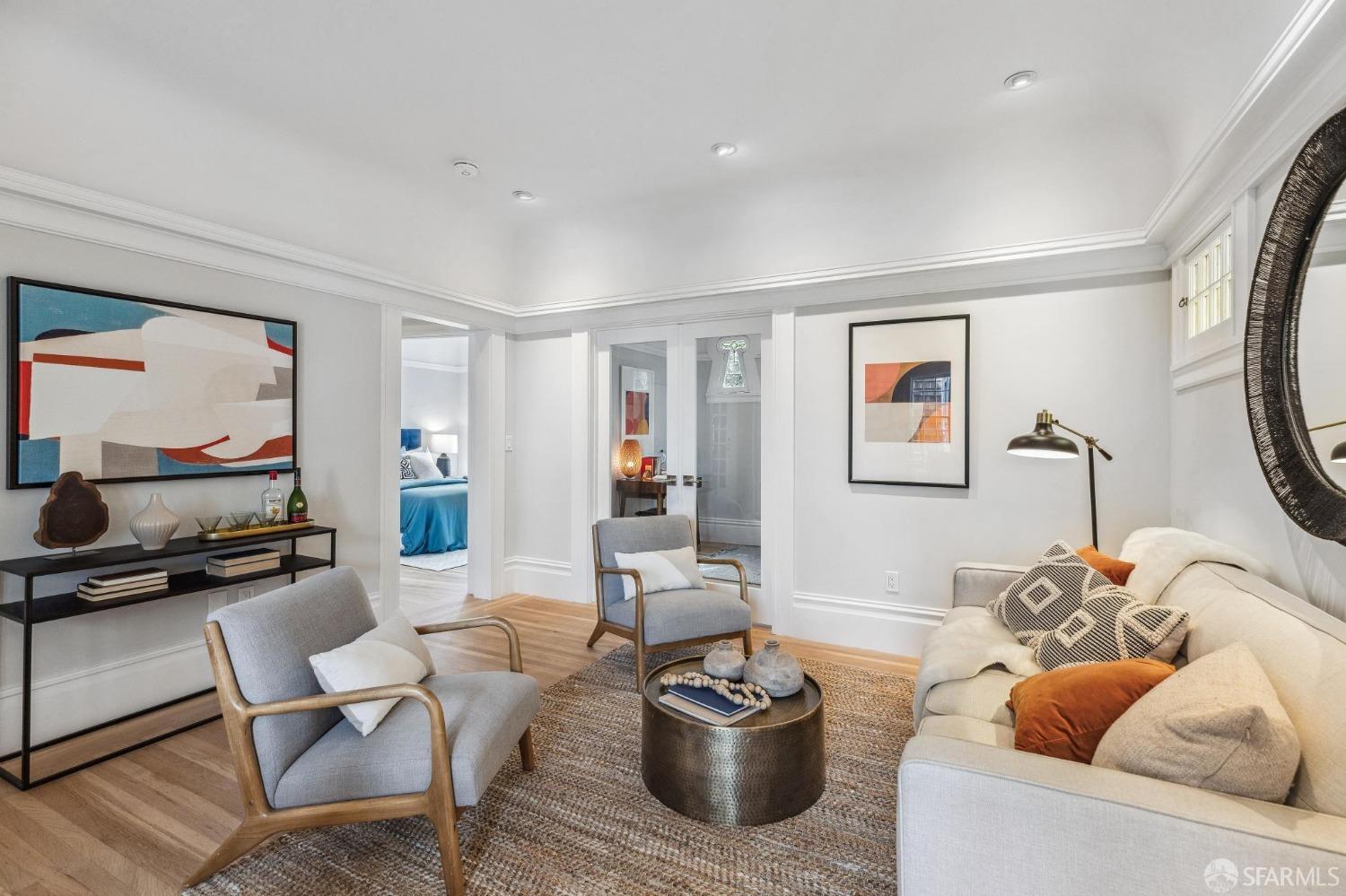136 Parnassus Street # 2