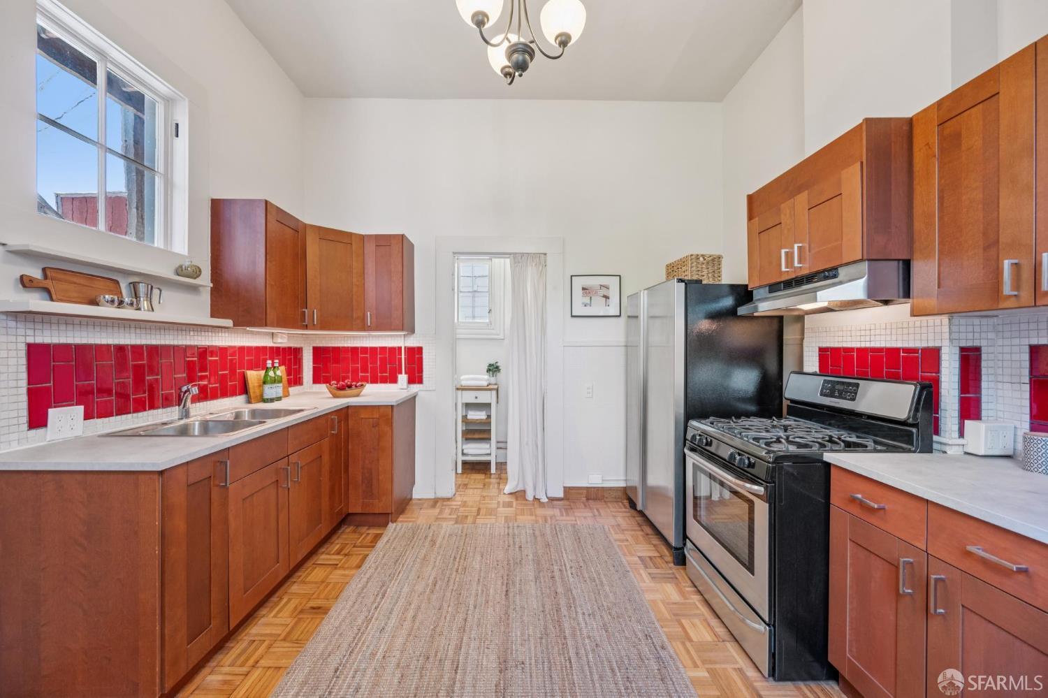 565 Haight Street