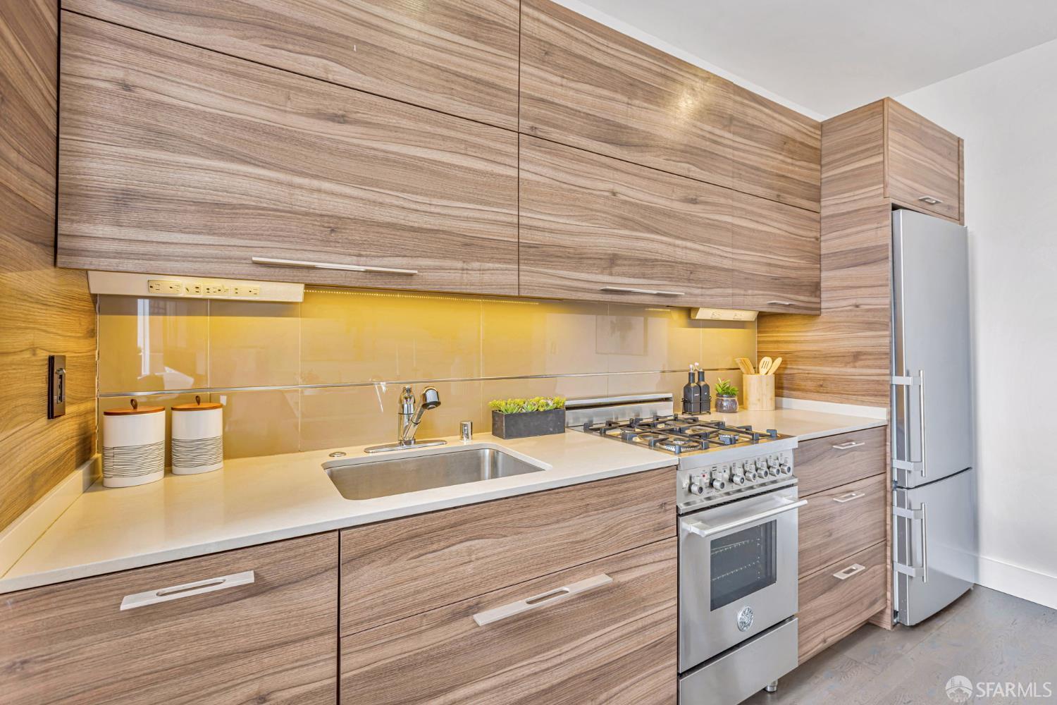 413 Valencia Street # 303