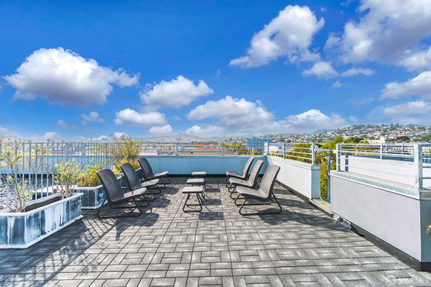 413 Valencia Street # 303