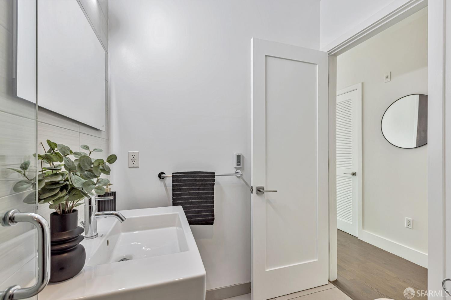 413 Valencia Street # 303