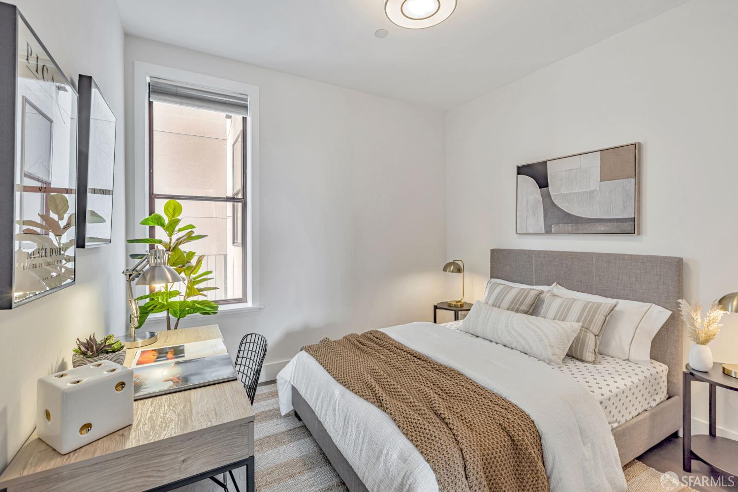 413 Valencia Street # 303
