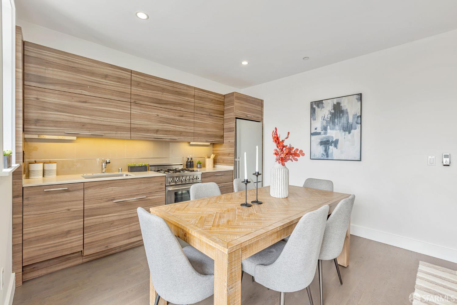 413 Valencia Street # 303