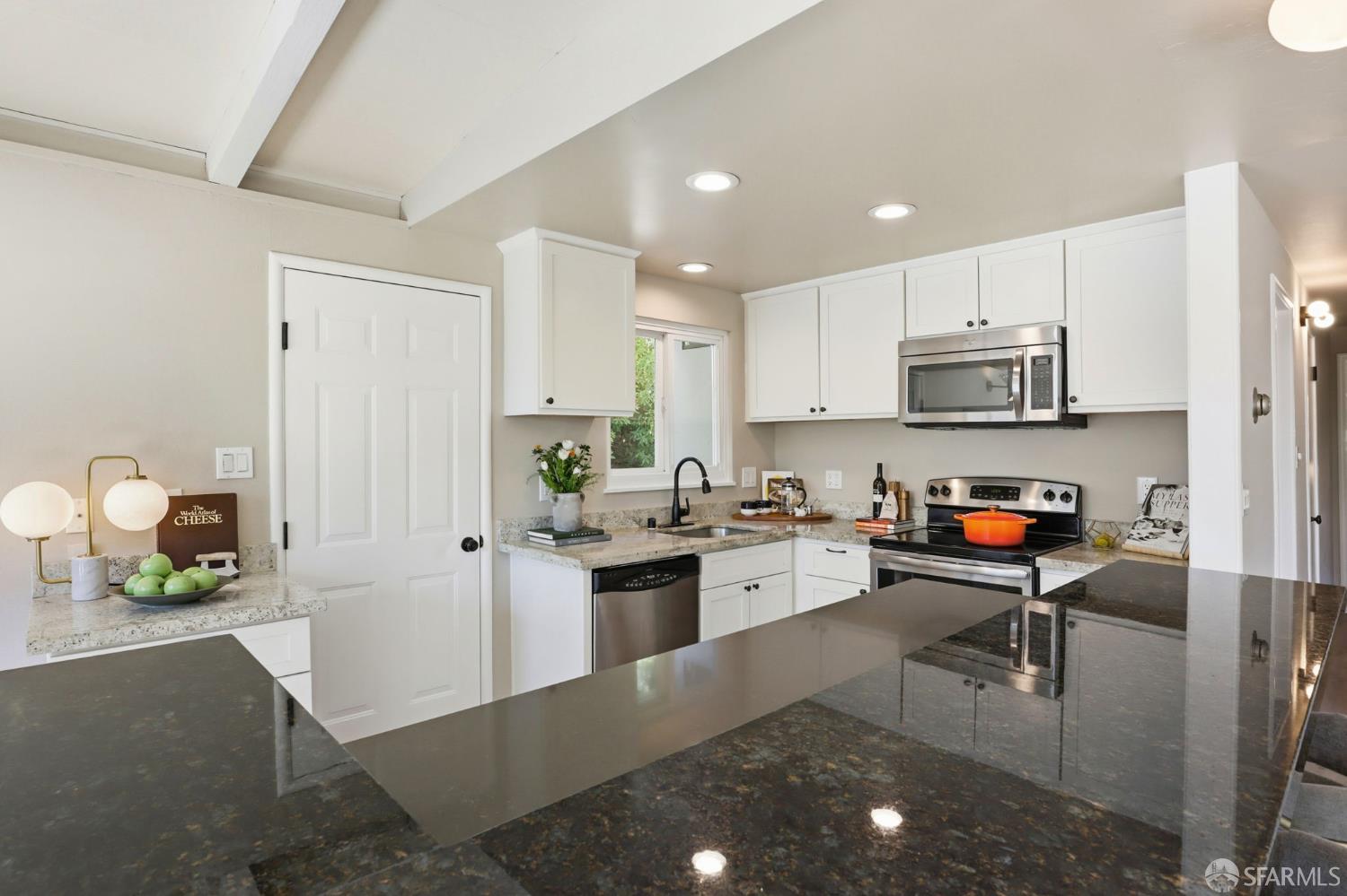 656 Pebble Drive, El Sobrante
