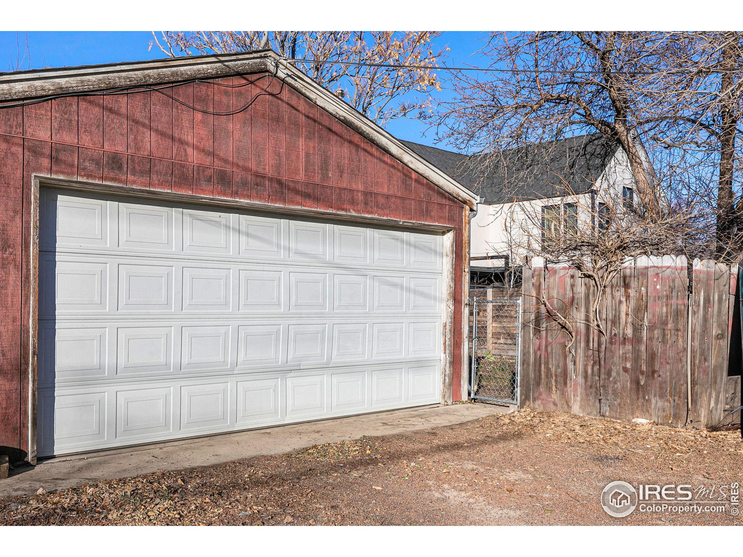 2644 Mapleton Ave