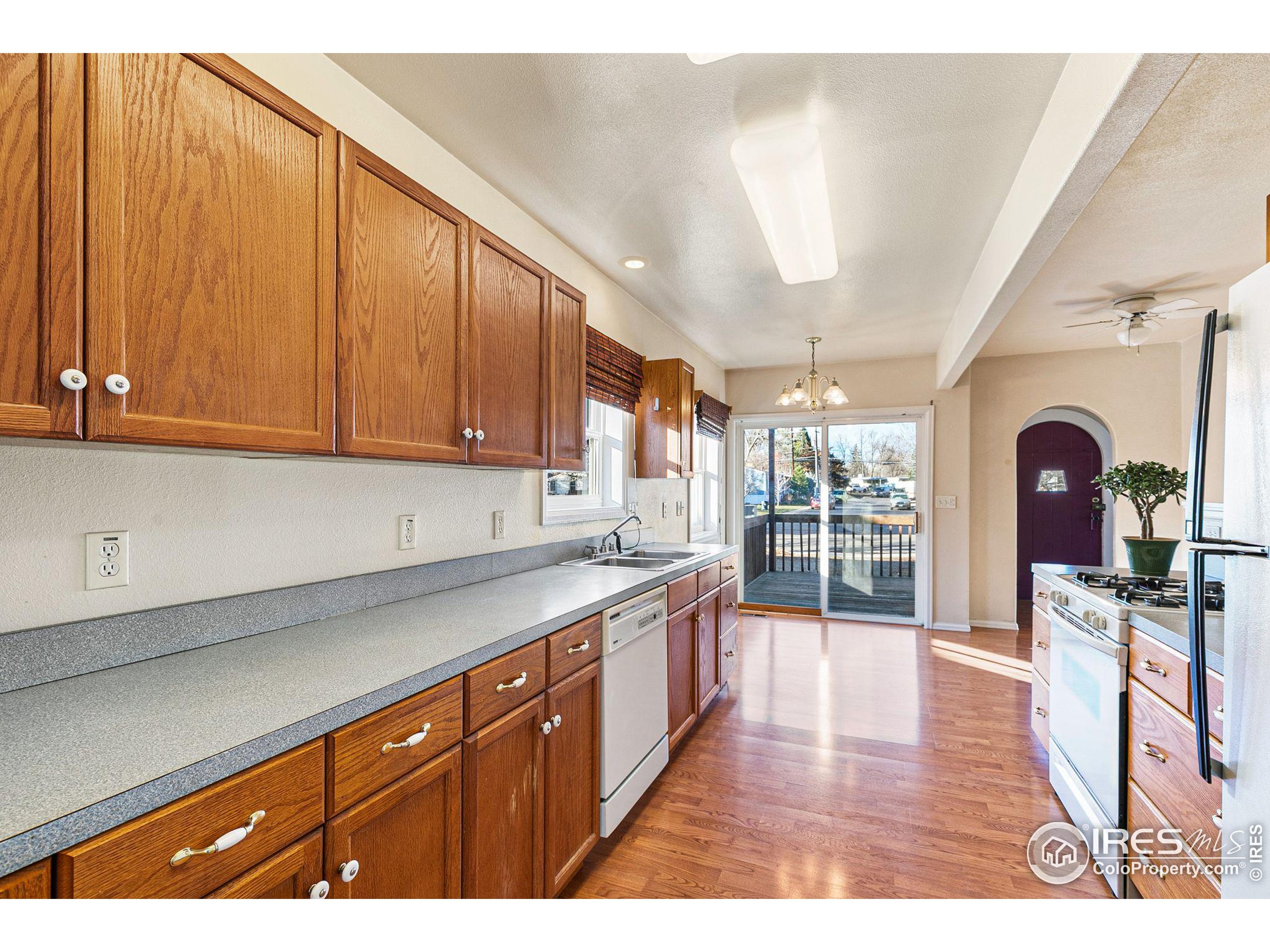 2644 Mapleton Ave