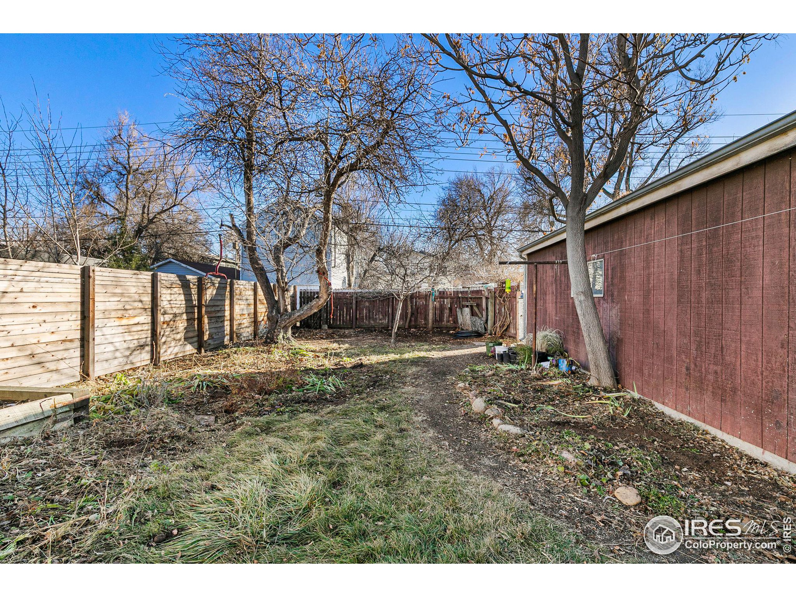 2644 Mapleton Ave