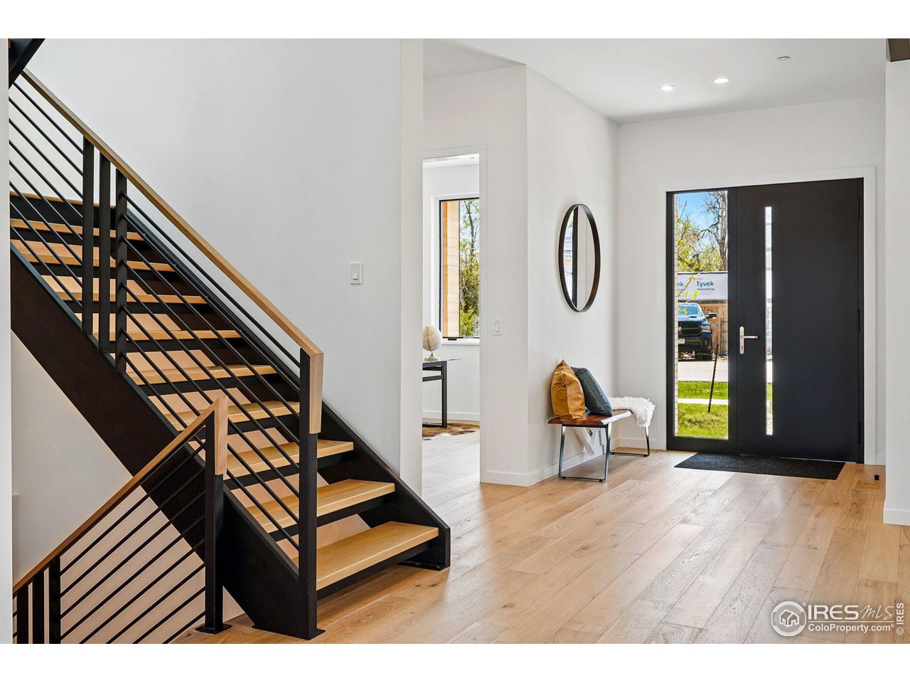 2125 Vine Ave