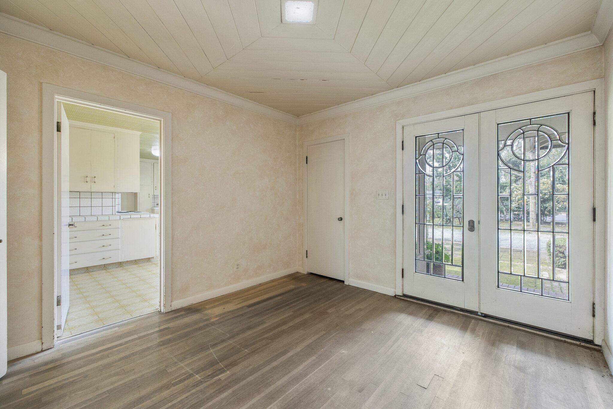 2503 W Green Acres Drive