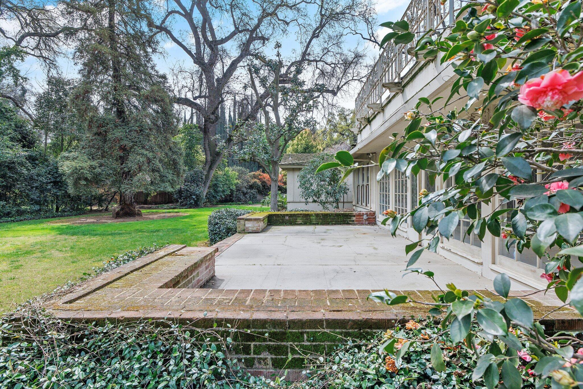 2503 W Green Acres Drive